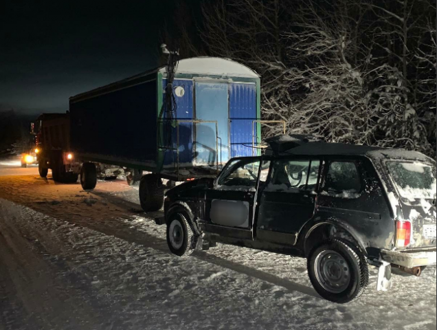 В Сургутском районе пассажир легковушки умер в ДТП с большегрузом