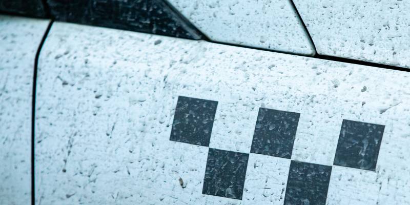 Заговор или алгоритм: автоэксперт объяснил, почему в лютые морозы поездки на такси стоят дороже