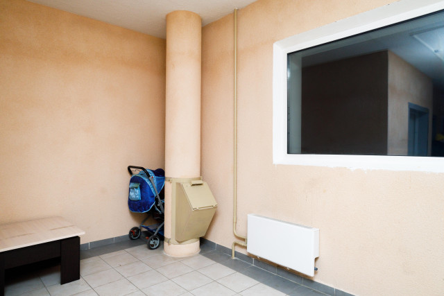 Пьяный живодер выбросил кошку в мусоропровод в ХМАО