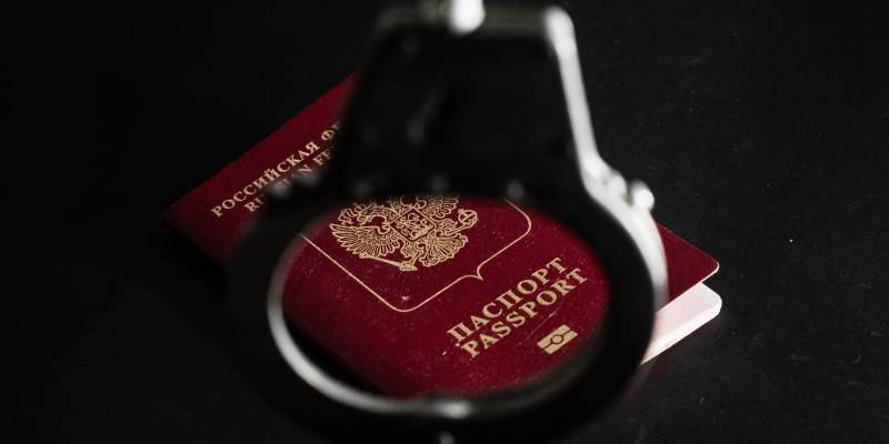 Супружеская пара из ХМАО сколотила ОПГ и зарабатывала на мигрантах