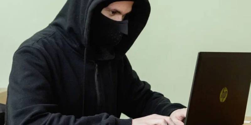 Киберпреступники в РФ начали рассылать просьбы записать голосовые в поддержку спецоперации