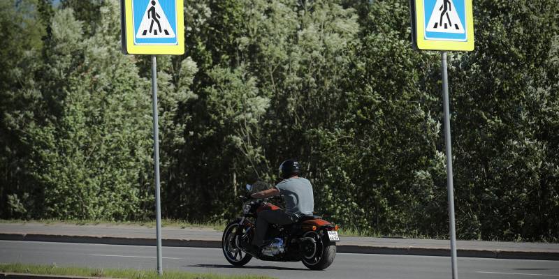 Водитель легковушки подставил байкера: мотоциклист погиб в ДТП в городе ХМАО Водитель легковушки подставил байкера: мотоциклист погиб в ДТП в городе ХМАО