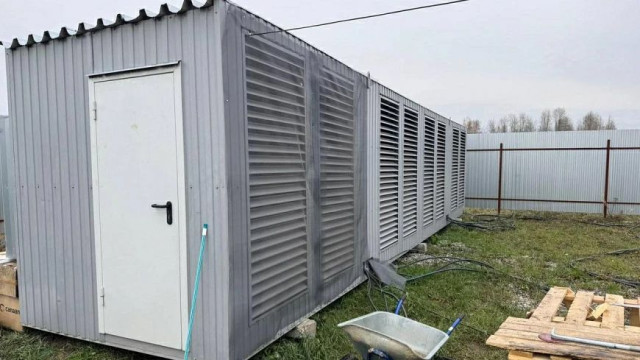 Энергетики и полиция накрыли сеть криптоферм в Тюменской области Энергетики и полиция накрыли сеть криптоферм в Тюменской области