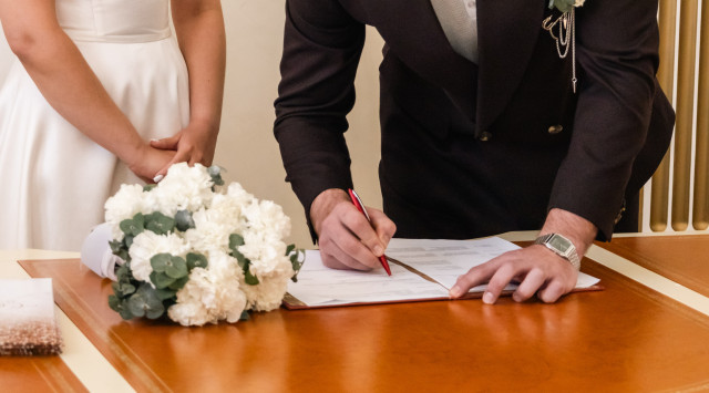 Почти на четверть сократилось число разводов в ХМАО