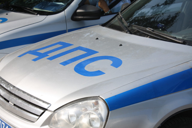 В жестком ДТП с грузовиком на трассе в ХМАО погибли два человека В жестком ДТП с грузовиком на трассе в ХМАО погибли два человека