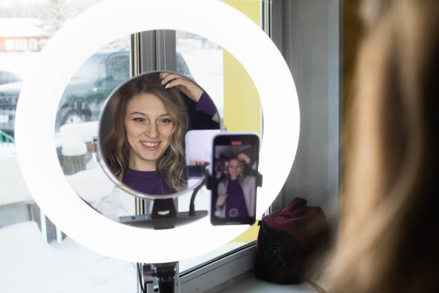 От идеи до лайка: молодых блогеров в Сургутском районе научат создавать крутой контент