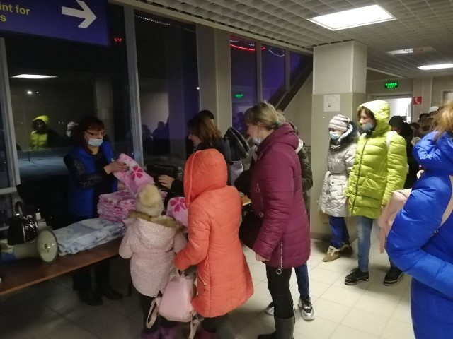 Детям-сиротам из Донбасса, эвакуированным в Югру, назначили опеку на полгода