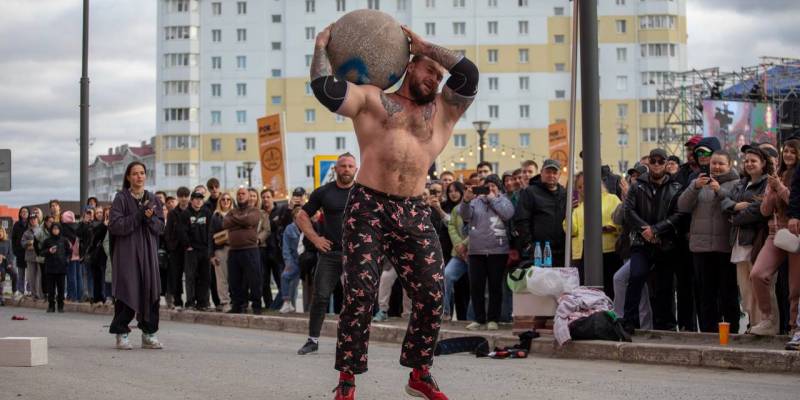 Гора мышц и снарядов: в Сургуте тяжелоатлеты сразятся в подъеме тяжелейших камней и бревен