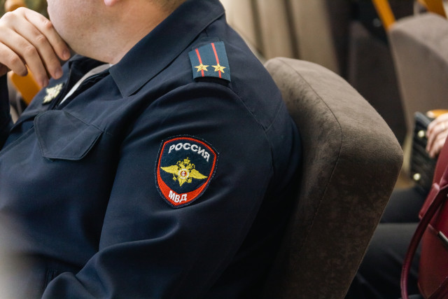 В ХМАО вандал выжег свастику на плакате ко Дню Победы – полиция ищет виновного В ХМАО вандал выжег свастику на плакате ко Дню Победы – полиция ищет виновного