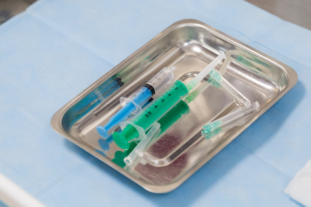 Мальчик, выпавший из окна в Сургуте, находится в реанимации