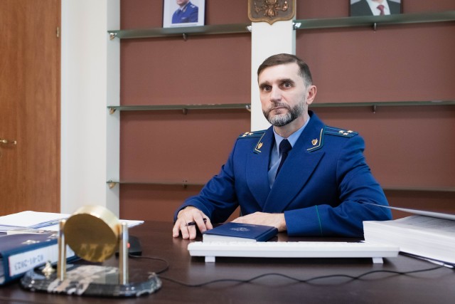 Новый прокурор Сургутского района расставил приоритеты в работе Новый прокурор Сургутского района расставил приоритеты в работе
