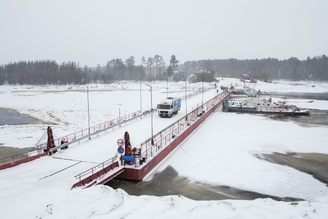 Наплавной мост через реку Лямин планируют развести в начале мая Наплавной мост через реку Лямин планируют развести в начале мая