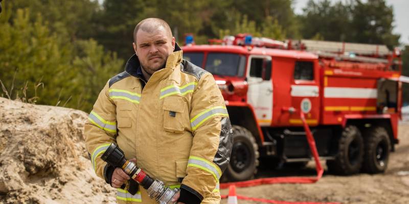 Спасатели отработали действия в случае атаки БПЛА во время учений в Сургутском районе