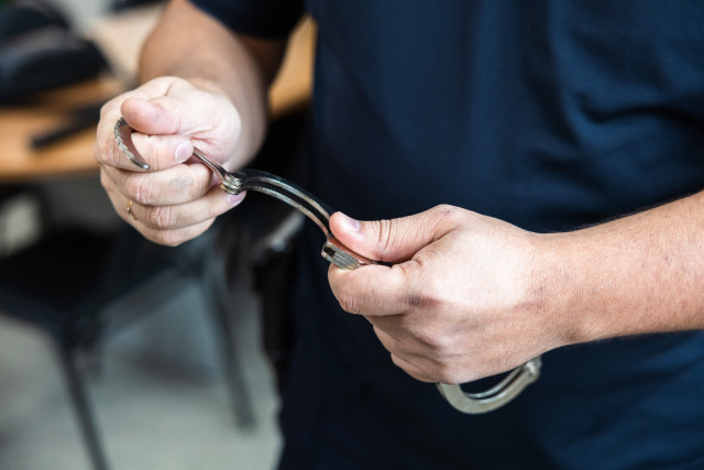 Травили школьников: в ХМАО подростки свободно покупали вейпы в магазине Травили школьников: в ХМАО подростки свободно покупали вейпы в магазине