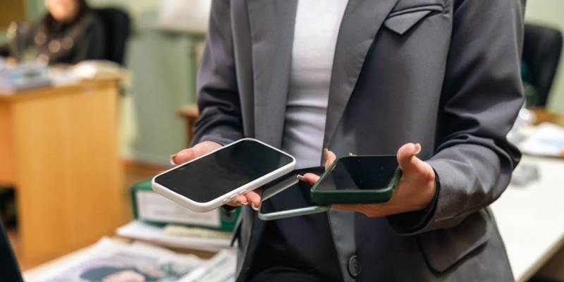 Ред флаг: россиянам рассказали, как понять, что твой собеседник &ndash; вербовщик