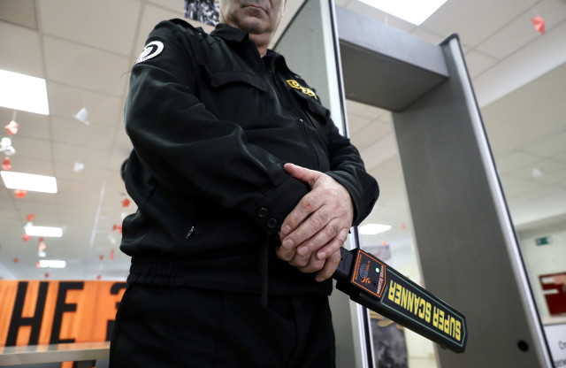 От сторожа до бухгалтера: жители ХМАО составили топ скучных профессий