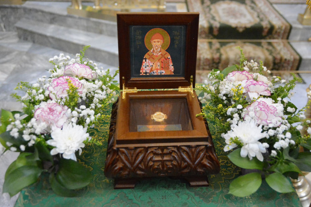 Мощи святого, помогающего справиться с денежным кризисом, прибыли в Нефтеюганск Мощи святого, помогающего справиться с денежным кризисом, прибыли в Нефтеюганск