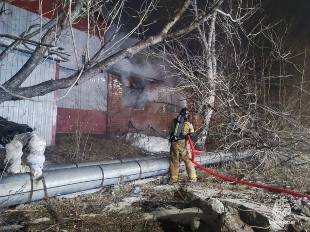 В сгоревшем дотла доме в Нижневартовске нашли тело мужчины