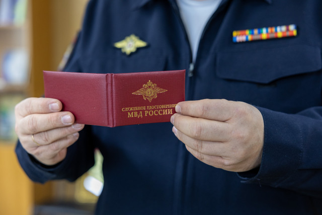 Глава полиции Нижневартовска отговорил мужчину от самоубийства Глава полиции Нижневартовска отговорил мужчину от самоубийства