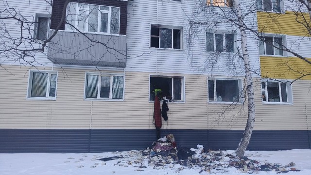 В Сургуте пенсионерка после пожара в многоэтажке попала в реанимацию. Фото