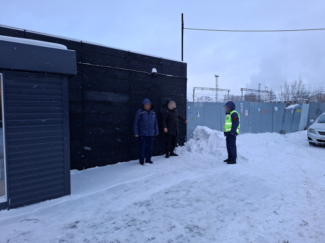 Зеленый сверток, вокзал, побег: вахтовик пытался провезти наркотики в Сургут