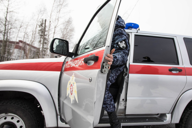 В ХМАО нашли десятки мигрантов-нарушителей во время масштабного рейда В ХМАО нашли десятки мигрантов-нарушителей во время масштабного рейда