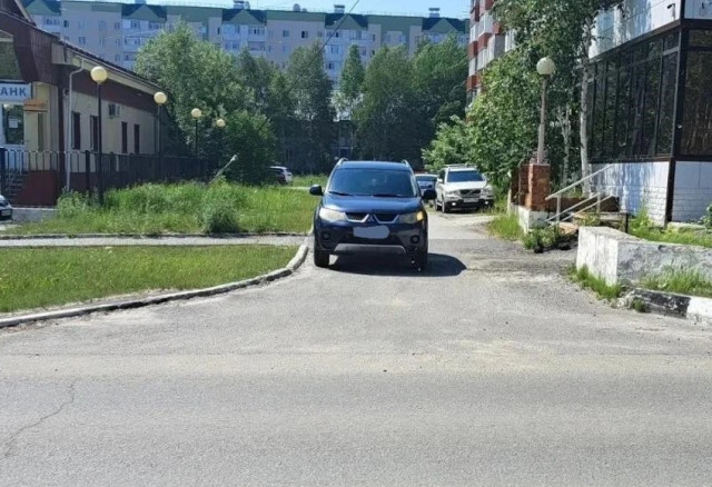 Девочка на велосипеде попала под колеса машины в Сургутском районе Девочка на велосипеде попала под колеса машины в Сургутском районе