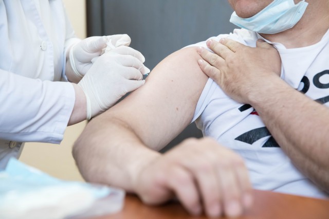Запас вакцины от ковида в Сургутском районе составляет около 5 тысяч доз