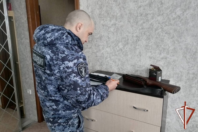 Сотни стволов и боеприпасов забрали у владельцев оружия силовики в ХМАО Сотни стволов и боеприпасов забрали у владельцев оружия силовики в ХМАО