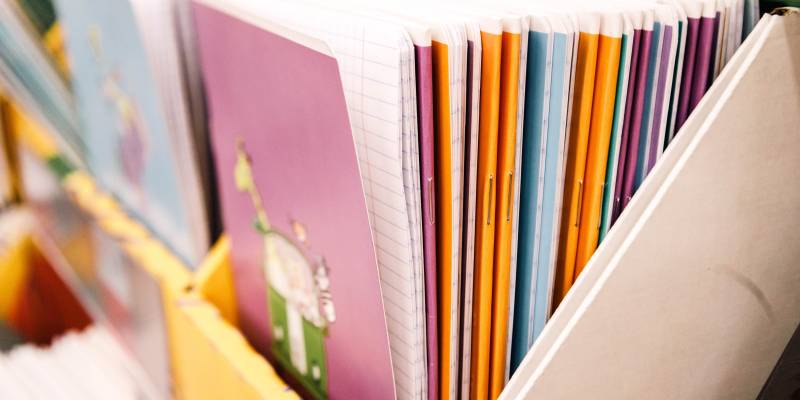 В муниципалитетах ХМАО закрываются магазины известной сети канцтоваров для школьников