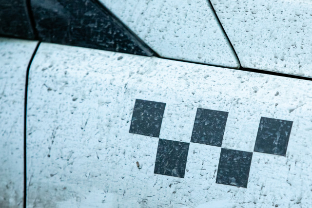 Заговор или алгоритм: автоэксперт объяснил, почему в лютые морозы поездки на такси стоят дороже