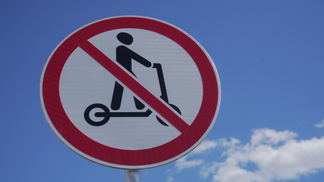 Беспредел на двух колесах: как наказать лихачей на элетросамокатах и ездить по правилам в ХМАО