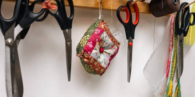 Мужчина из Сургута воткнул ножницы в артерию приятеля во время пьянки