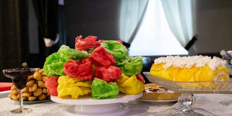 За логотип запрещенной соцсети оштрафовали владельца кафе в ХМАО