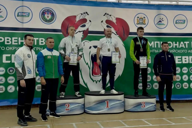 Силовик из элитного отряда забрал золото чемпионата по гиревому спорту в ХМАО Силовик из элитного отряда забрал золото чемпионата по гиревому спорту в ХМАО