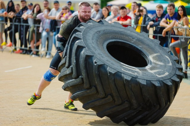 Самый сильный человек Югры готовится съесть больше всех хинкали