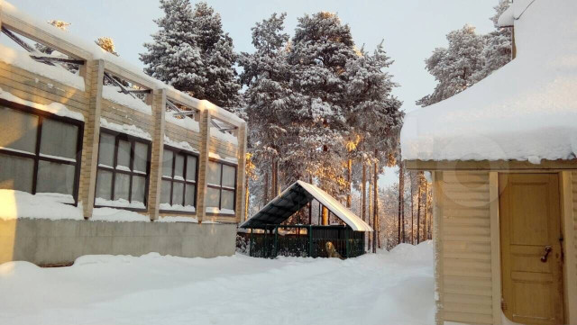 Усадьбу со свинарником для бизнеса продают в ХМАО за 50 миллионов