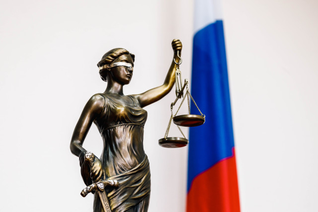Маньяк из Сургута, убивший семью с детьми, останется в тюрьме навсегда Маньяк из Сургута, убивший семью с детьми, останется в тюрьме навсегда