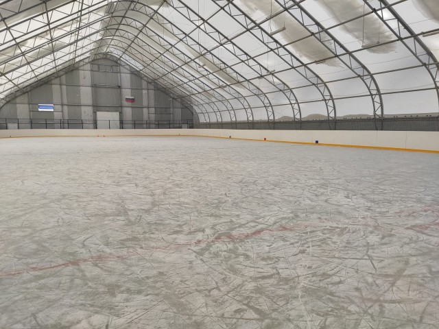 В Сургутском районе может появиться круглогодичный хоккейный корт