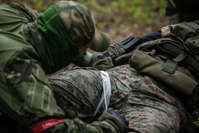 Боец СВО из Сургута с контузией спас из-под обстрела командира