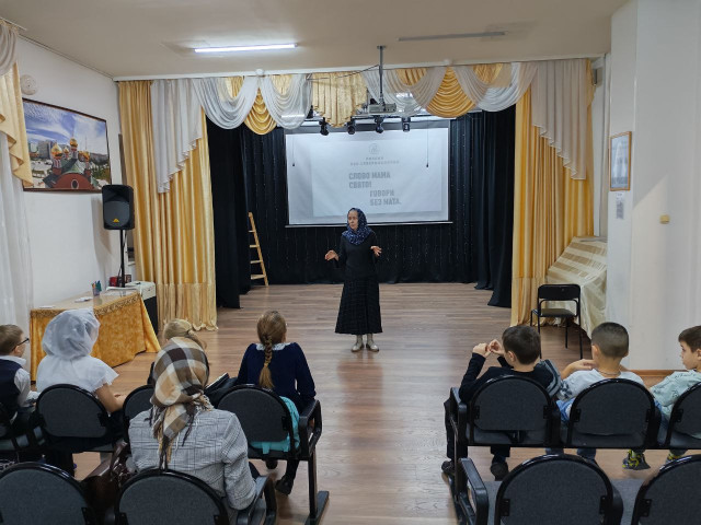 Дети из ХМАО ударили по сквернословию танцевальным флешмобом