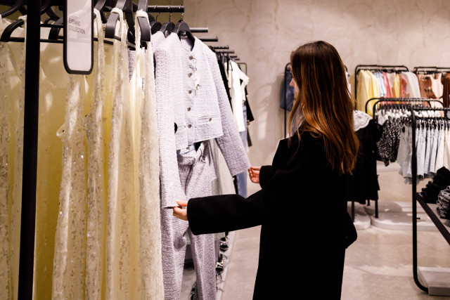 Эксперты моды рассказали, что должно быть в зимнем гардеробе жителей ХМАО