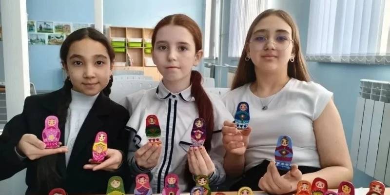 От кураги до матрешек: школьники из Нижнесортымского послали тепло на передовую