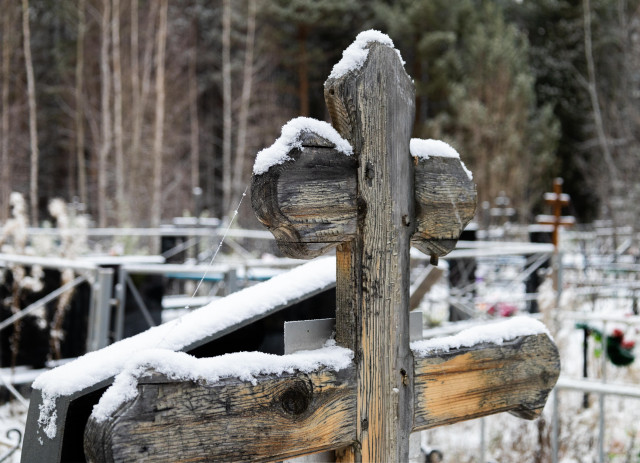 Житель ХМАО бесследно исчез на кладбище