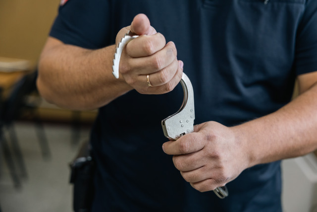 Школьнику из Сургута грозит шесть лет тюрьмы за дропперство