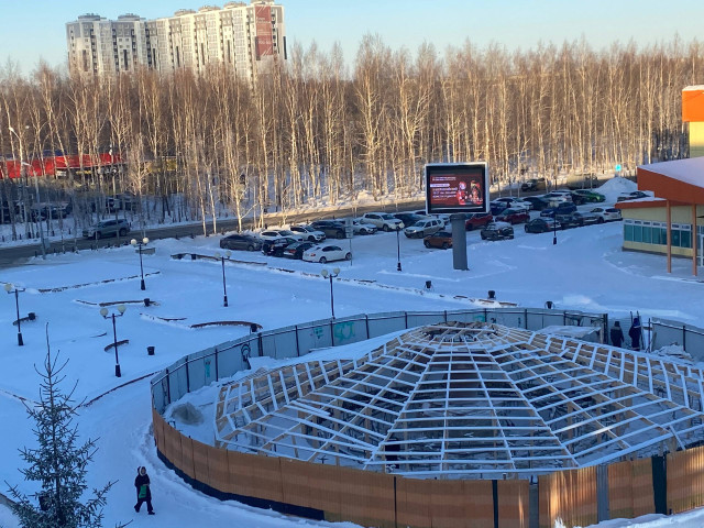 В мэрии Нефтеюганска объявили дату завершения ремонта единственного в городе фонтана