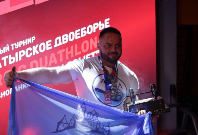 Силач из Лянтора Александр Зинец установил новый мировой рекорд