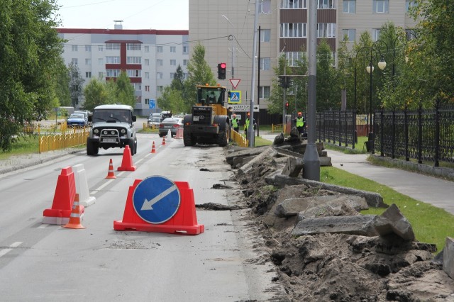 ​В самом крупном поселении Сургутского района начали капремонт одной из улиц
