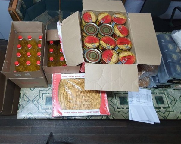 ​Жители поселка в Сургутском районе закупают продукты для мобилизованных