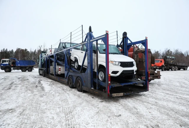 ​Югорчане массово заказывают эвакуаторы для авто из-за обильных снегопадов
